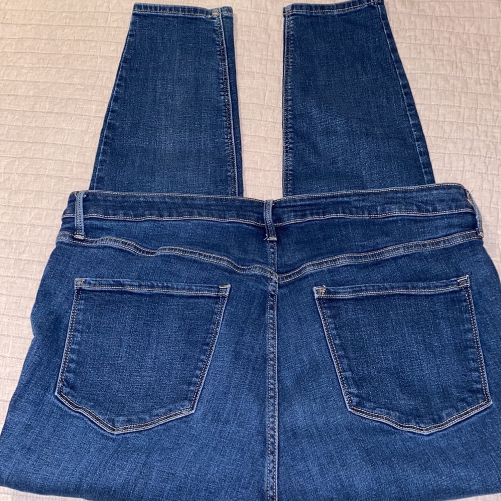 Old Navy Skinny Jeans - Picture 2 of 4